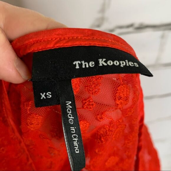 Kooples Silk Skull Lace Embroidery Zipper Short Sleeve Red Top Size XS - Picture 7 of 8